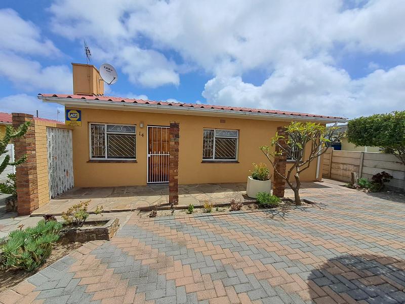 3 Bedroom Property for Sale in Bishop Lavis Western Cape